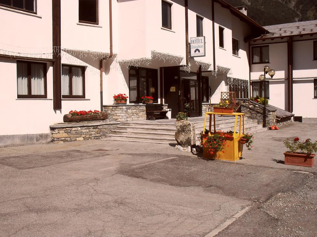 Hotel De La Telecabine Courmayeur Bagian luar foto